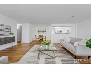 Photo #5: 1022917 Listing