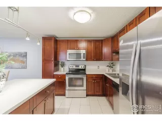 Photo #5: 1022960 Listing