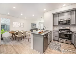 Photo #4: 1023185 Listing