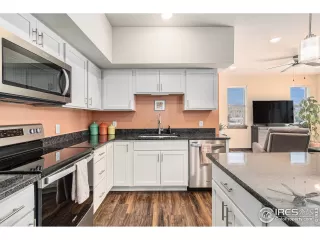 Photo #4: 1023334 Listing