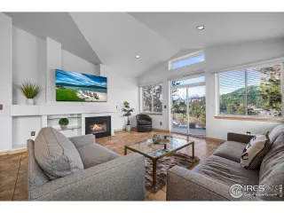 Photo #4: 1023359 Listing