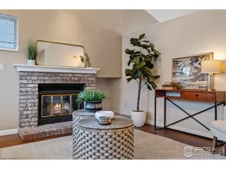 Photo #4: 1023401 Listing