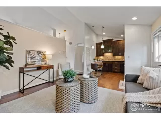 Photo #5: 1023401 Listing