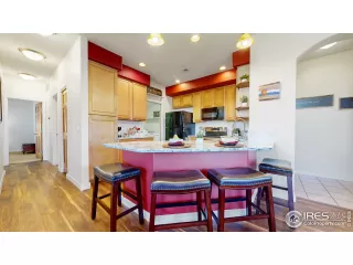 Photo #5: 1023571 Listing