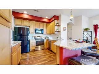 Photo #6: 1023571 Listing