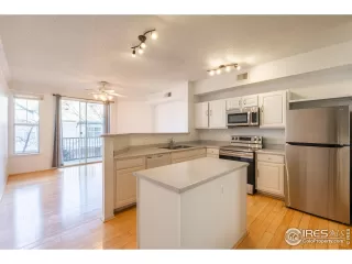 Photo #6: 1023585 Listing