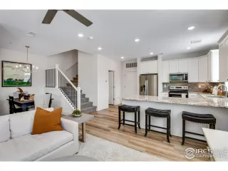 Photo #5: 1023596 Listing