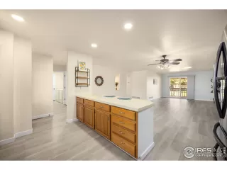 Photo #6: 1023798 Listing