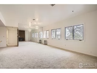 Photo #6: 1023896 Listing