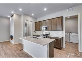 Photo #5: 1023935 Listing