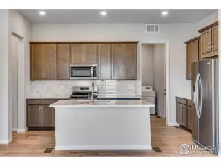 Photo #6: 1023935 Listing