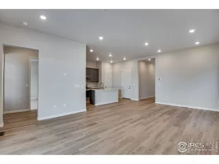 Photo #4: 1023936 Listing