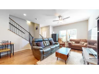 Photo #5: 1023973 Listing