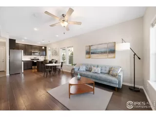 Photo #3: 1024000 Listing