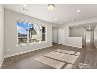 Photo #6: 1024045 Listing