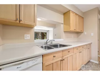 Photo #4: 1024229 Listing