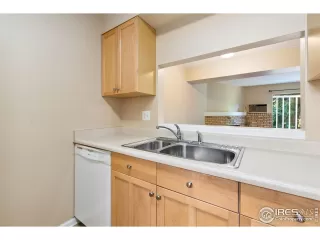 Photo #6: 1024229 Listing