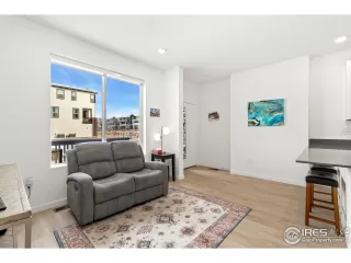 Photo #4: 1024308 Listing