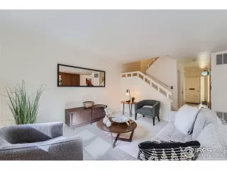 Photo #2: 1024370 Listing