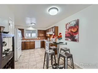 Photo #6: 1024370 Listing