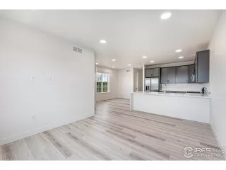 Photo #4: 1024478 Listing 