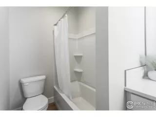 Photo #4: 1024537 Listing