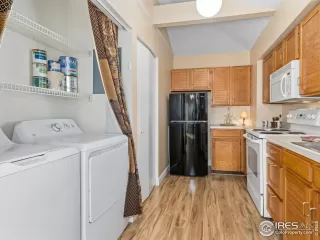 Photo #6: 1024553 Listing