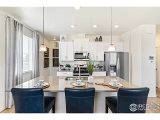 Photo #5: 1024578 Listing