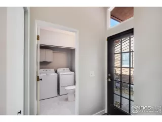 Photo #5: 1024755 Listing