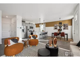 Photo #6: 1024758 Listing