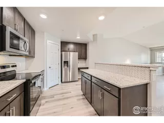 Photo #4: 1024762 Listing
