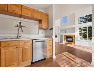 Photo #5: 1024805 Listing