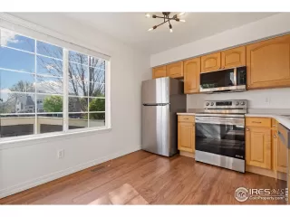 Photo #6: 1024805 Listing