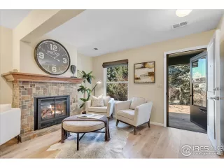 Photo #5: 1024822 Listing