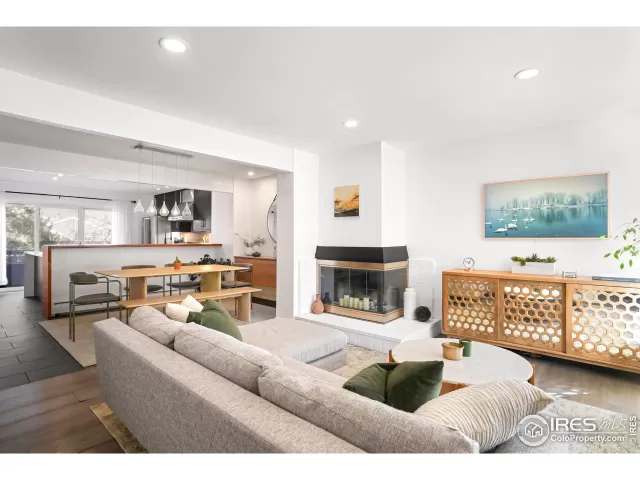 MLS: 1024986 Condo For Sale