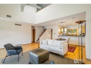 Photo #4: 1025008 Listing