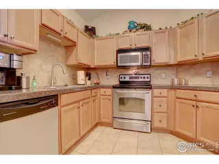 Photo #5: 1025046 Listing