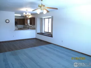 Photo #6: 1025151 Listing