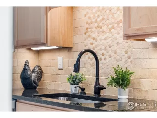 Photo #5: 1025252 Listing 