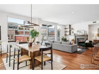 Photo #2: 1025293 Listing