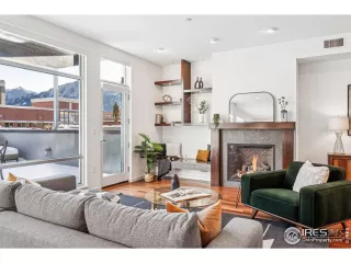 Photo #4: 1025293 Listing