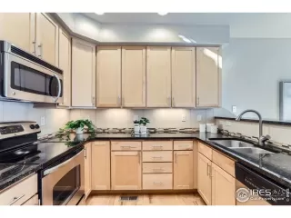 Photo #4: 1025346 Listing