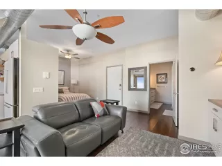 Photo #5: 1025395 Listing