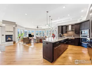 Photo #5: 1025426 Listing