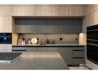 Photo #5: 1025467 Listing