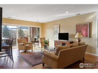 Photo #6: 1025483 Listing