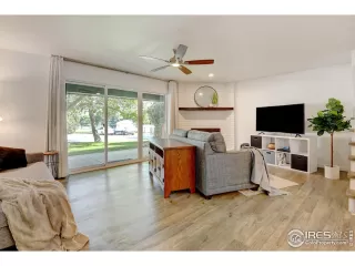 Photo #4: 1025606 Listing