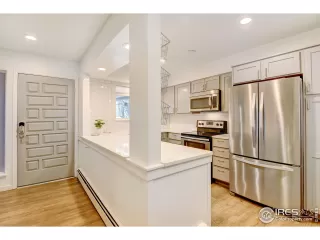 Photo #5: 1025606 Listing