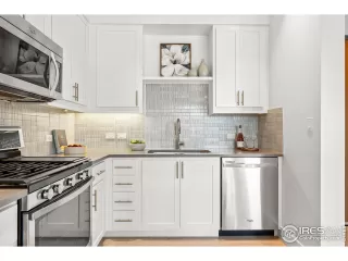 Photo #4: 1025629 Listing