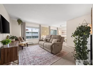 Photo #4: 1025729 Listing